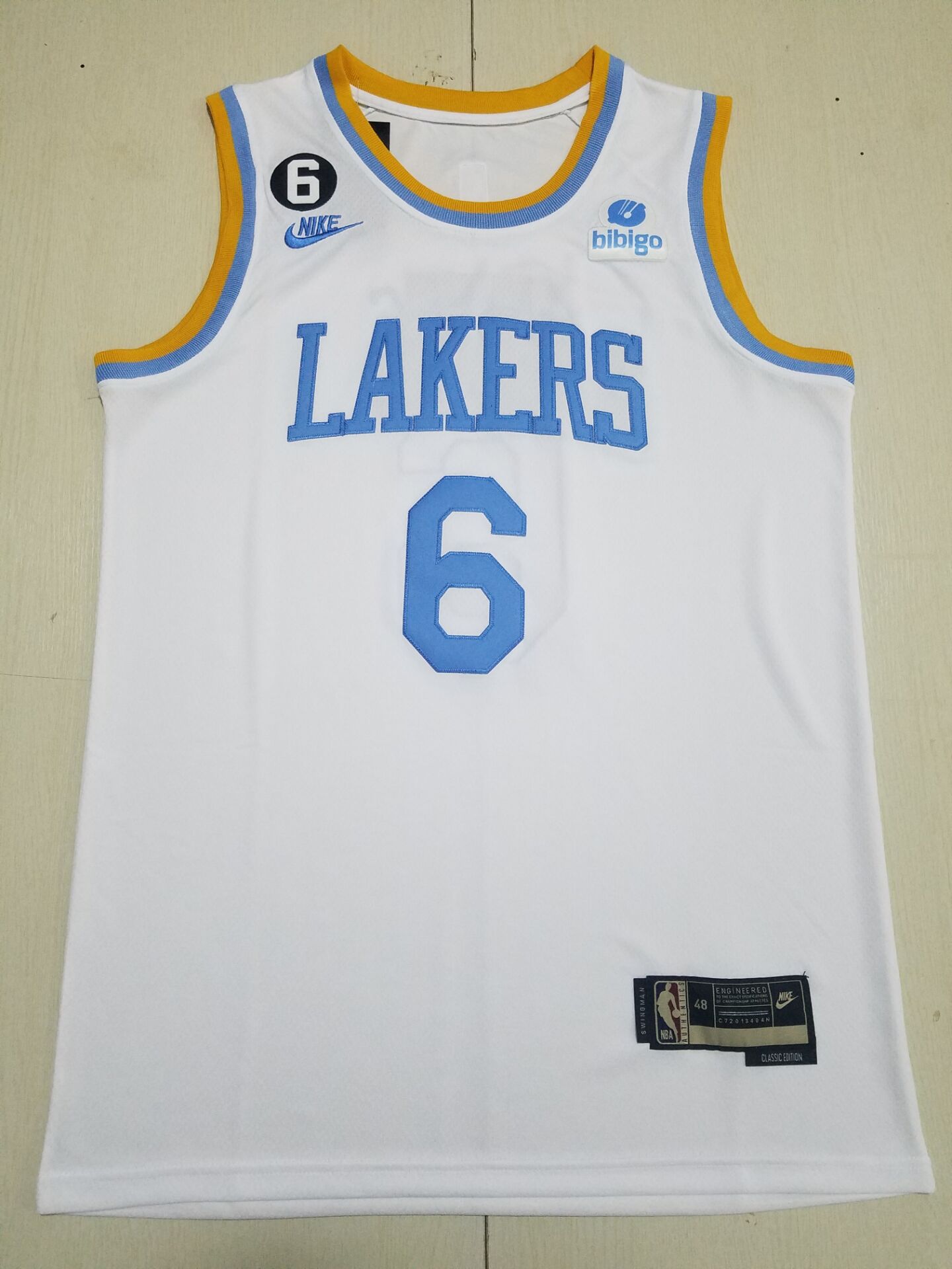 Men Los Angeles Lakers #6 LeBron James White Throwback 2022 Nike NBA Jerseys->los angeles lakers->NBA Jersey